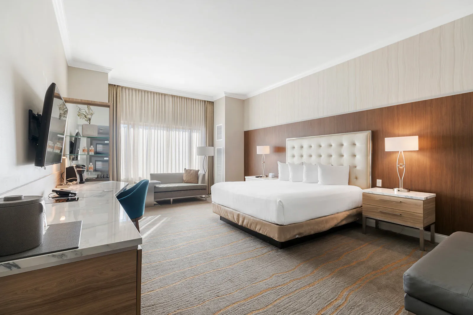 Deluxe room 01